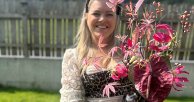 Angie – Seidenkraft: Mit Leidenschaft für zeitlose Blumendekoration